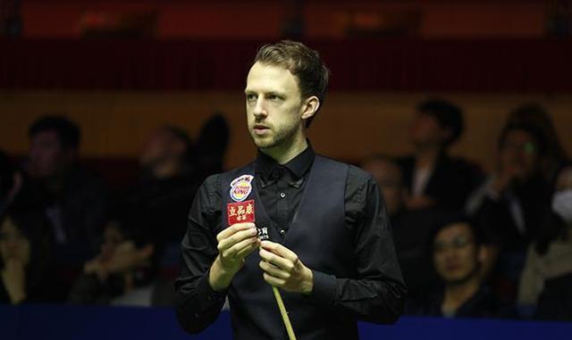 场上争创佳 场上争创佳