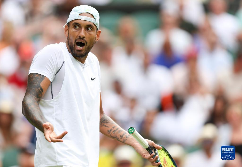 中场调度与 中场调度与